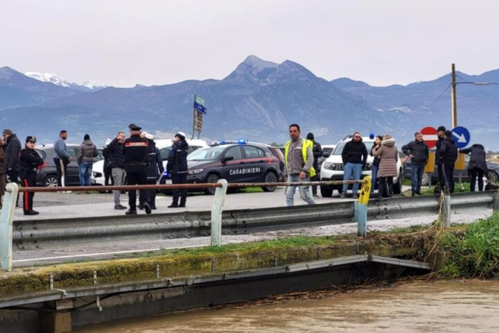 Maltempo in Italia: 500 sfollati in Calabria per l’esondazione del fiume Crati