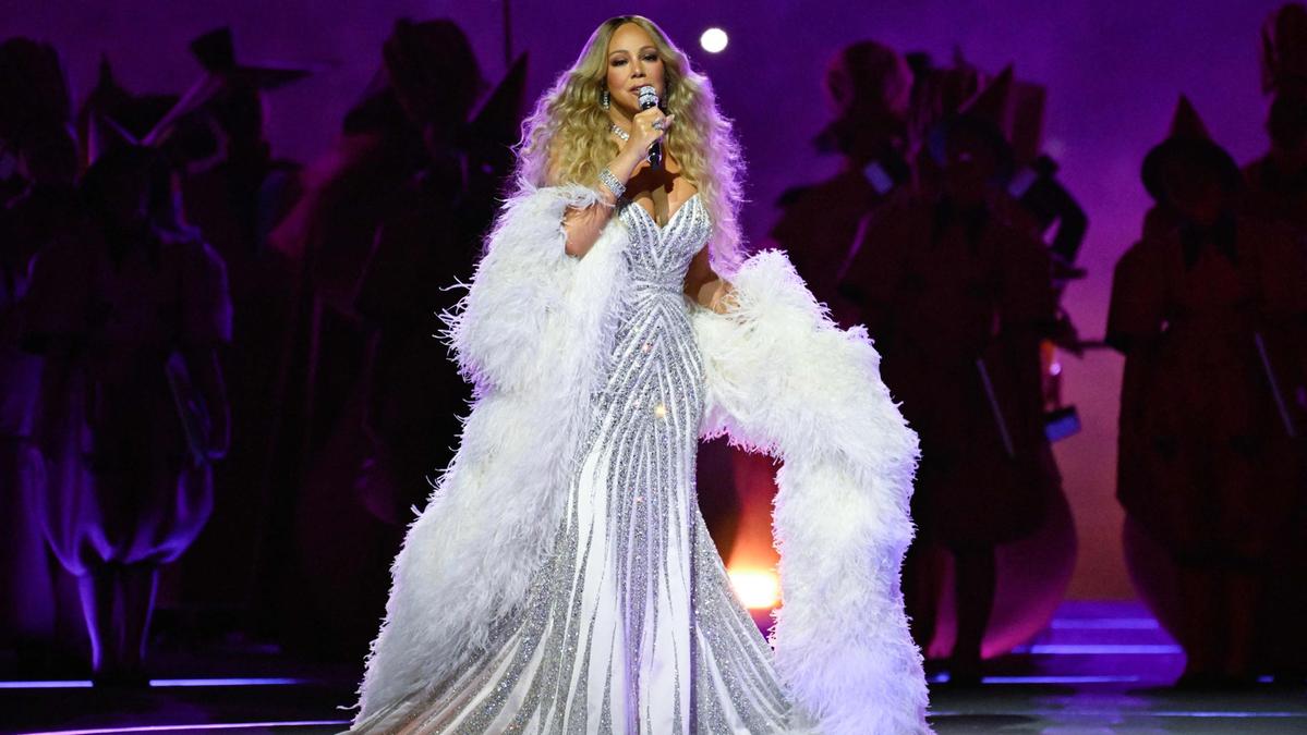 Mariah Carey strega Milano durante l'apertura delle Olimpiadi 2026 con un abito bustier di Puglisi