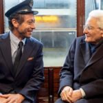 Mattarella in tram alle Olimpiadi: il presidente che conquista Milano e riceve la medaglia d'oro simbolica