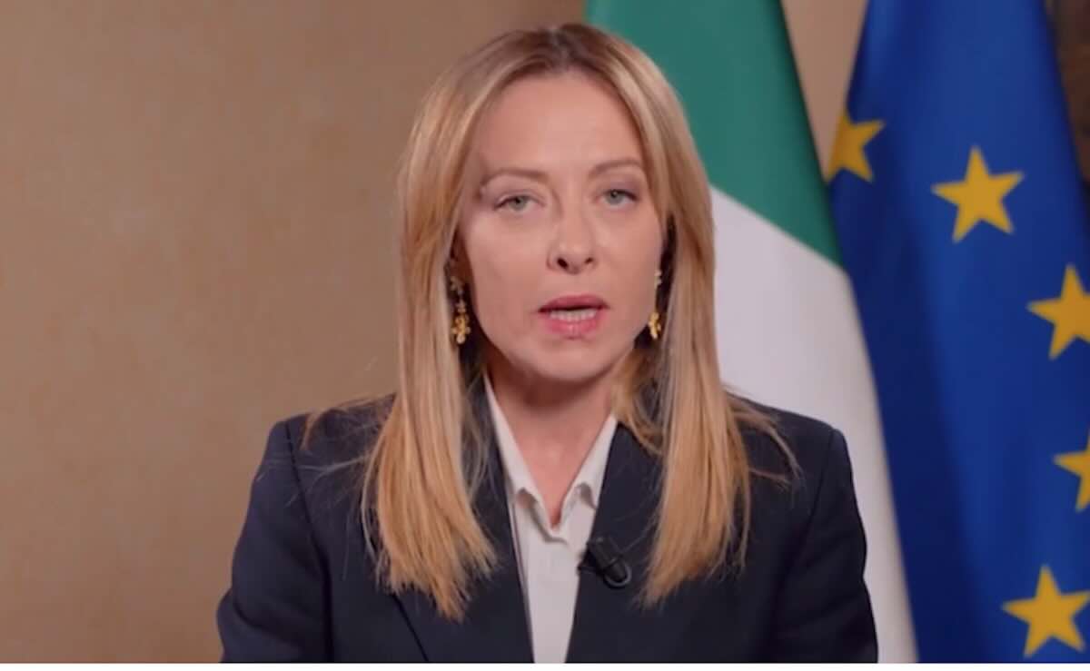 Meloni accusa i giudici di ostacolare l'espulsione di un algerino con 23 condanne