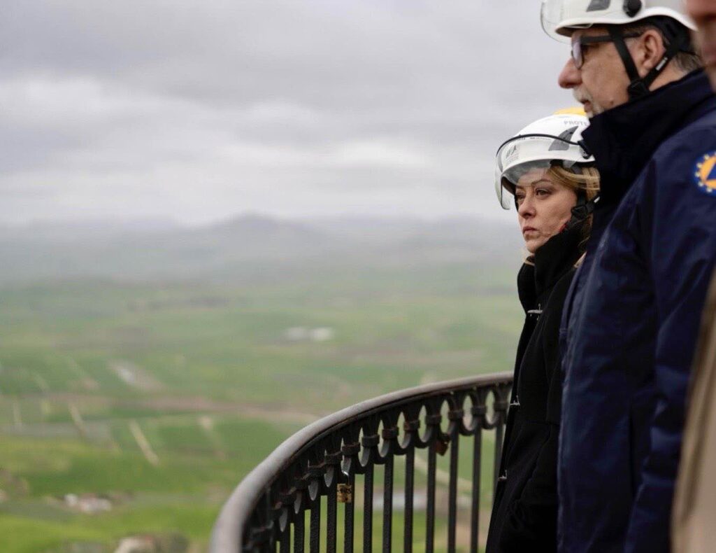 Meloni visita Niscemi per la seconda volta, governo annuncia 150 milioni per la ricostruzione