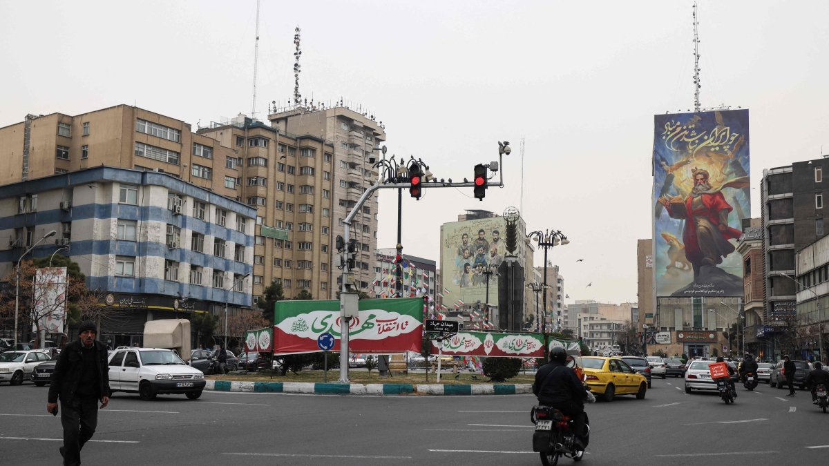 Narges Mohammadi condannata a sei anni di carcere in Iran per cospirazione e propaganda