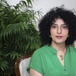 Narges Mohammadi, premio Nobel per la Pace, inizia sciopero della fame in carcere iraniano