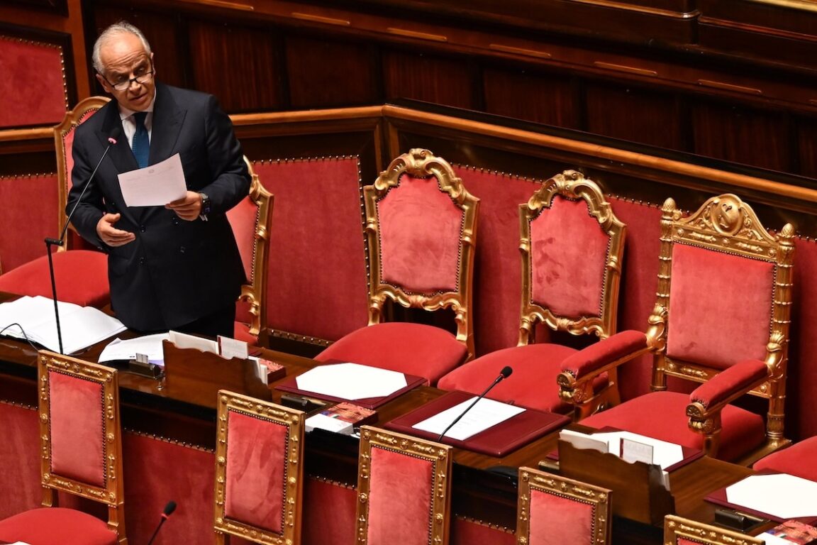 Nuove restrizioni sui migranti nel Ddl del governo Meloni, incluse norme su blocco navale e rimpatri