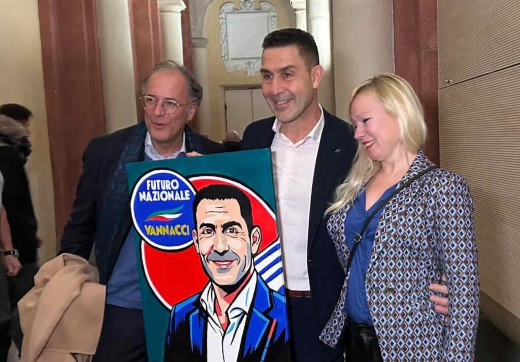 Nuovo partito di Vannacci: statuto e ideologia tra piccole patrie e difesa dei confini