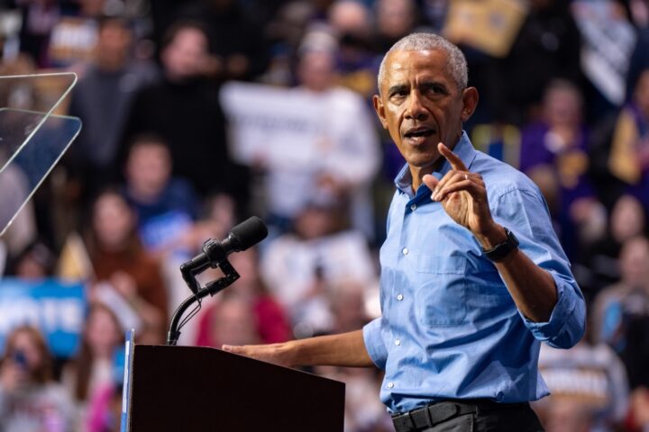 Obama critica il video razzista di Trump: «Situazione degenerata a un livello mai visto prima»