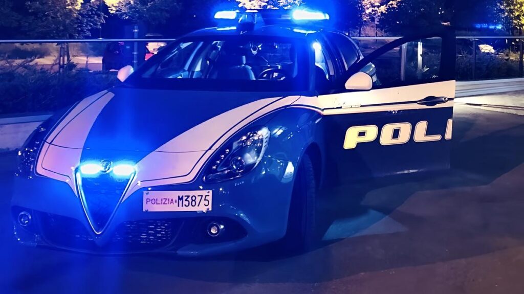 Omicidio di una 23enne a Napoli: accoltellata alla schiena, indagini in corso