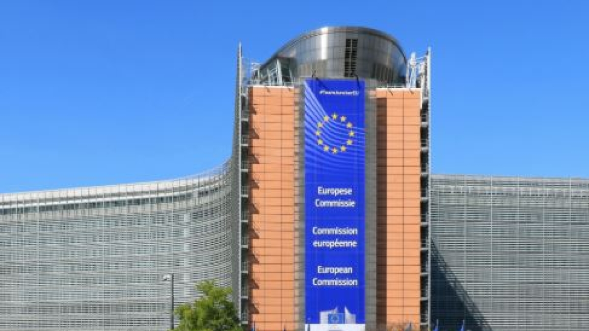 Perquisizioni negli uffici della Commissione Ue a Bruxelles, indagini sulla vendita di 23 immobili