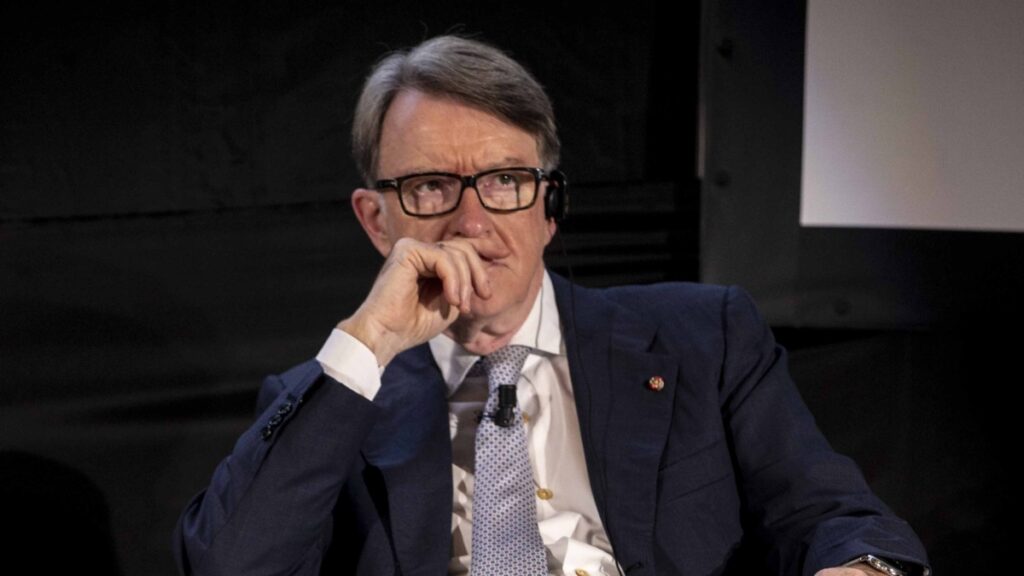 Peter Mandelson, l'ex ambasciatore britannico arrestato nuovamente per legami con Epstein