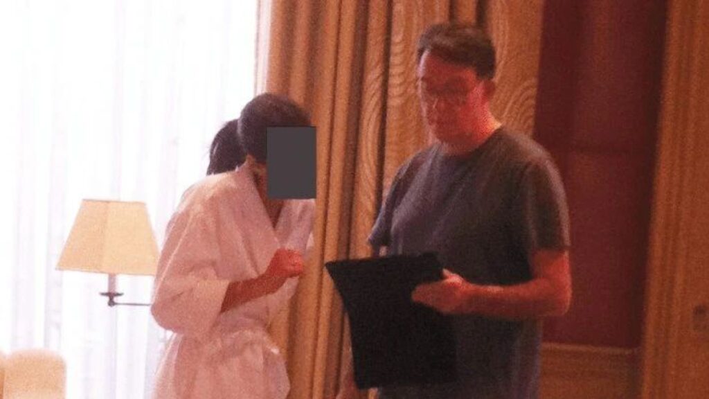 Peter Mandelson si dimette da lord dopo il caso Epstein e le rivelazioni sui suoi legami con il finanziere