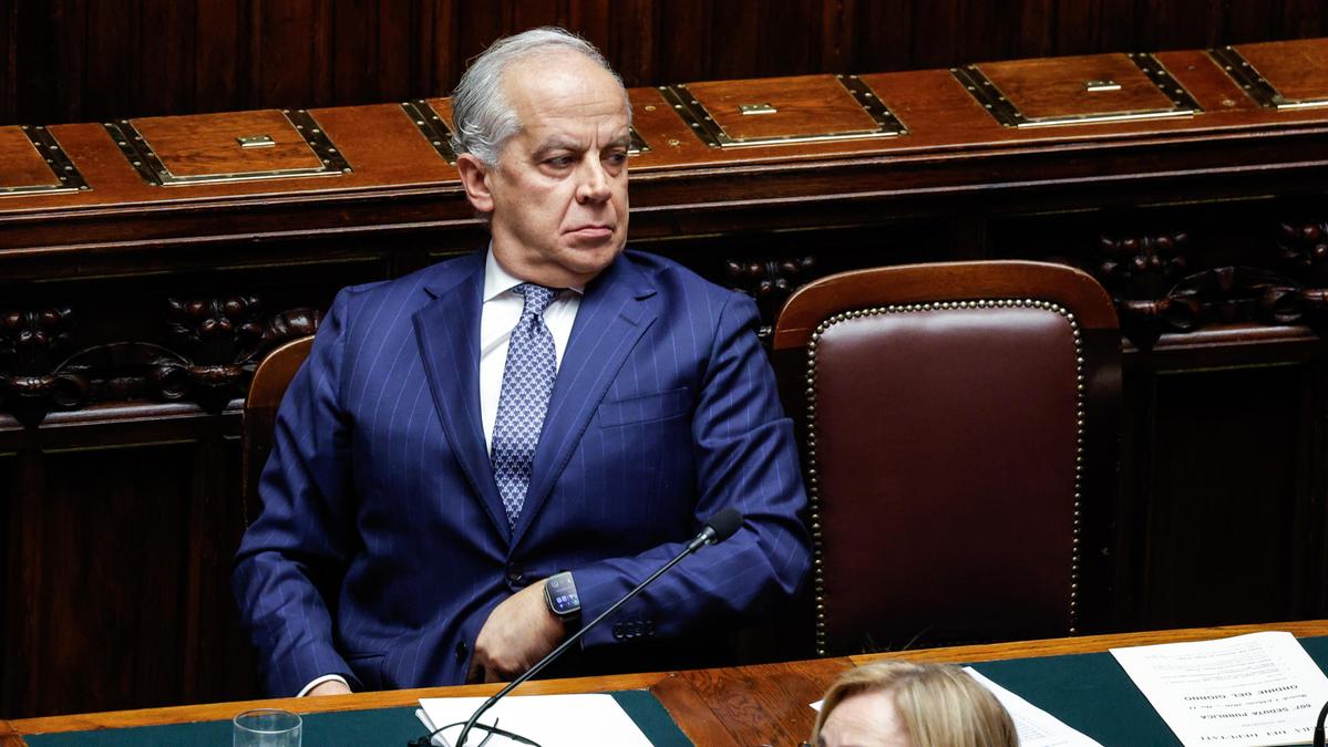 Piantedosi accusa l'opposizione: “A Torino dinamiche terroristiche, chi protegge i delinquenti?”