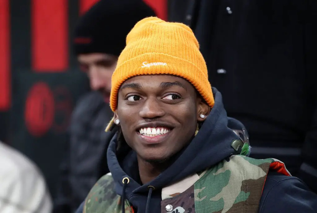 Rafael Leao desidera restare al Milan mentre iniziano i colloqui per il rinnovo del contratto