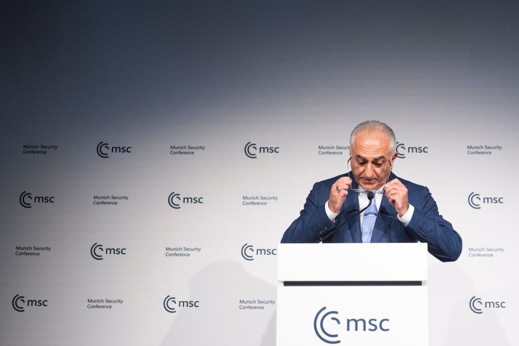 Reza Pahlavi chiede un intervento militare degli Stati Uniti in Iran durante la Conferenza di Monaco