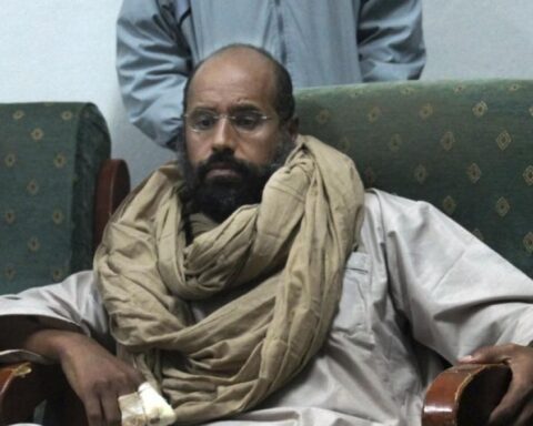 Saif al Islam Gheddafi ucciso da quattro sicari nel giardino della sua villa in Libia