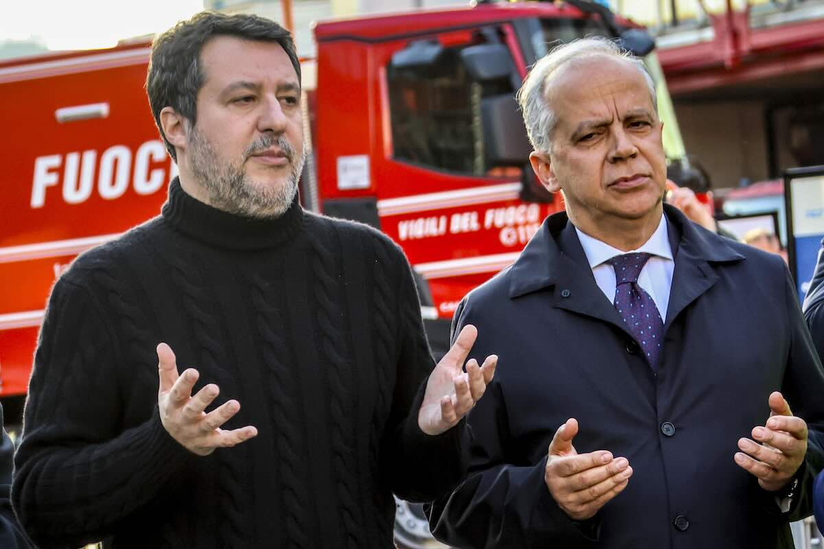Salvini cambia posizione dopo l'arresto del poliziotto per omicidio a Rogoredo