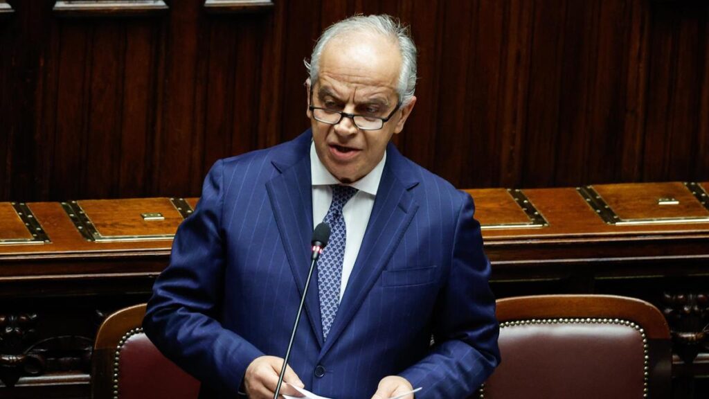 Scontri a Torino, Piantedosi avverte: "Resa dei conti con lo Stato democratico"