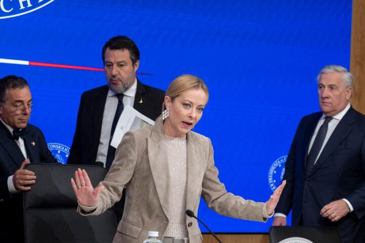 Sicurezza, il governo si allontana da misure immediate mentre l'opposizione risponde divisa