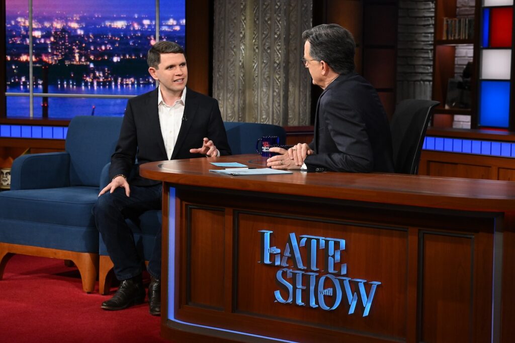 Stephen Colbert: CBS rimuove intervista con candidato Democratico alle primarie in Texas