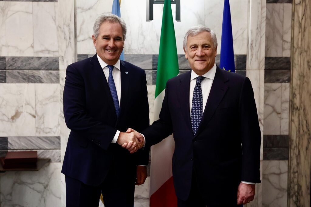 Tajani incontra il ministro argentino Quirno per rafforzare la cooperazione bilaterale a Caserta