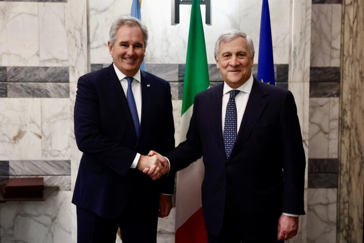 Tajani incontra il ministro argentino Quirno per rafforzare la cooperazione bilaterale a Caserta