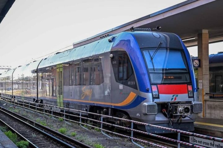 Trentenne investito da un treno a Campobello di Mazara mentre ascolta musica con le cuffie