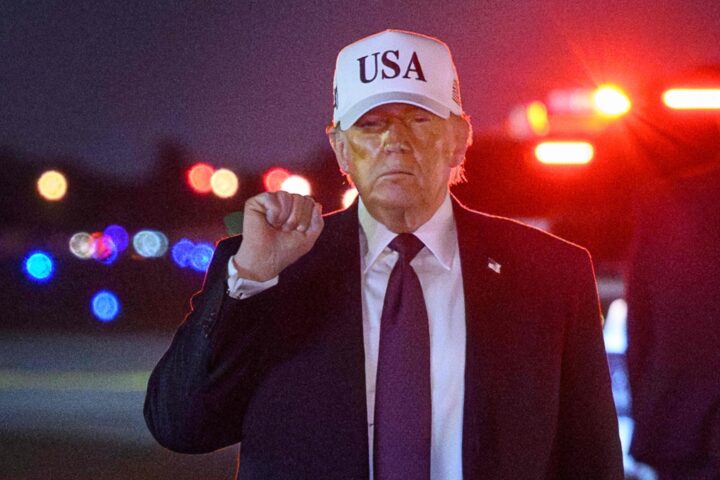 Trump annuncia attacco per cambiare regime in Iran: «Voglio la libertà del popolo»