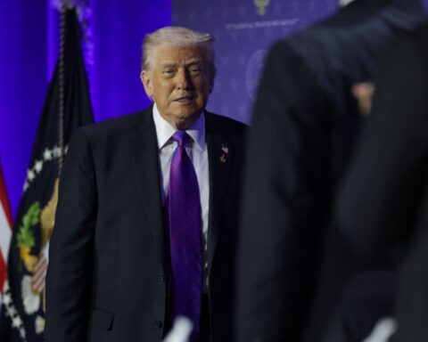 Trump e Vance divisi sul futuro delle indagini Epstein e la testimonianza dell'ex principe Andrea