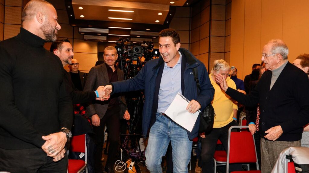 Vannacci a Modena: "Il vero traditore è Salvini, non io"