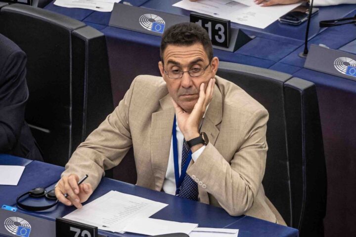 Vannacci rifiuta di dimettersi da europarlamentare: «I voti sono miei» e tensioni nella Lega