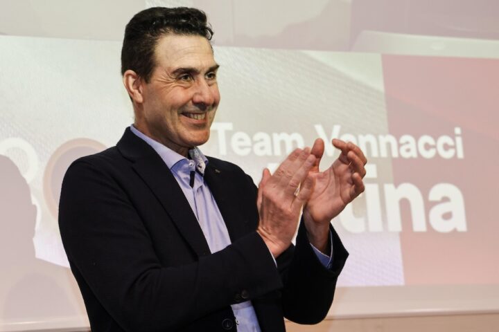 Vannacci sostiene la fiducia ma rifiuta il decreto per l'invio di armi all'Ucraina