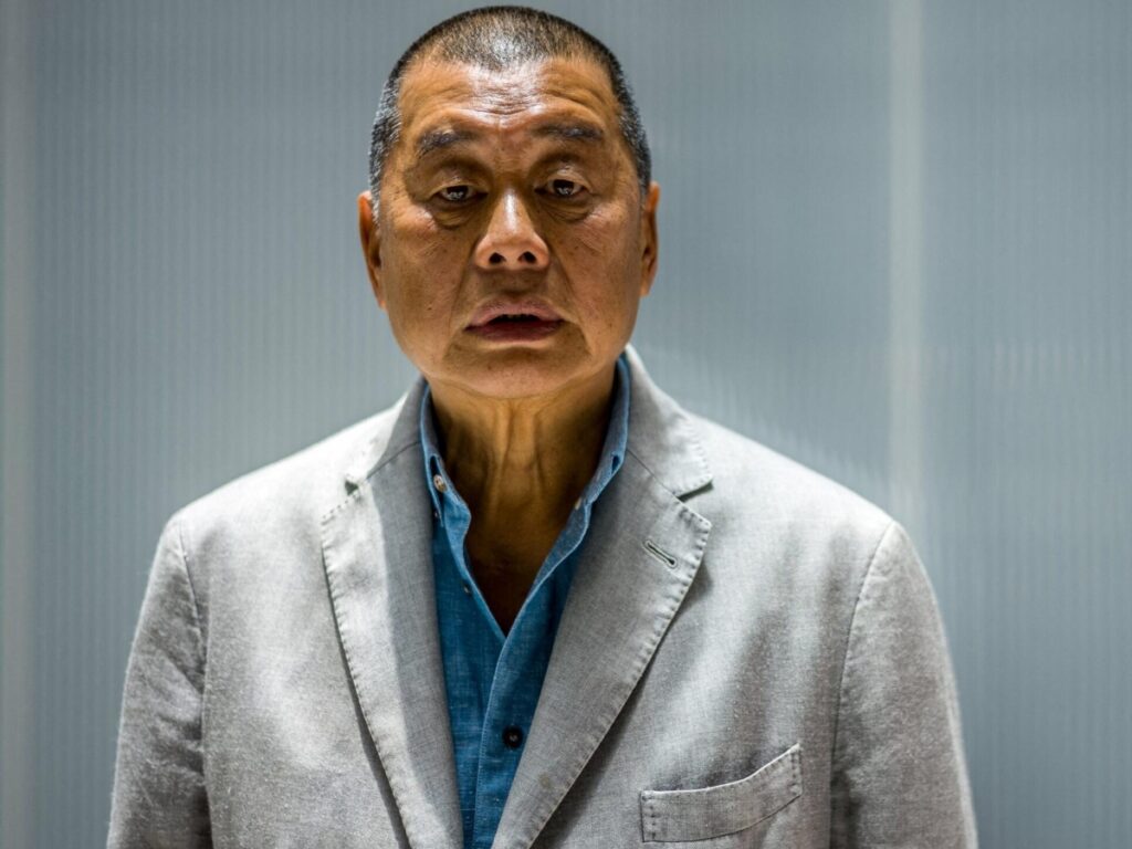 Venti anni di carcere per Jimmy Lai, editore di Hong Kong sostenitore della democrazia