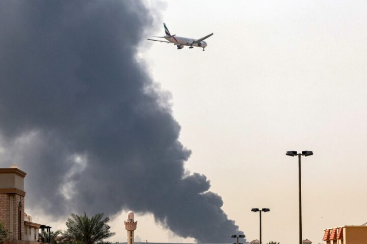 A Dubai è stato imposto un clima di normalità forzata dopo i ripetuti attacchi con droni iraniani