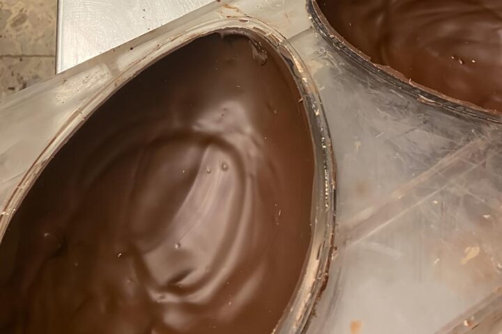 A Pasqua uova più piccole e prezzi in aumento per gli italiani