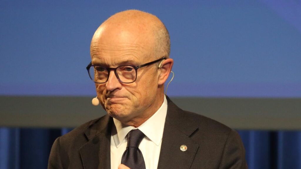 Abiti usati in Italia: la guerra e le sfide della raccolta nel settore