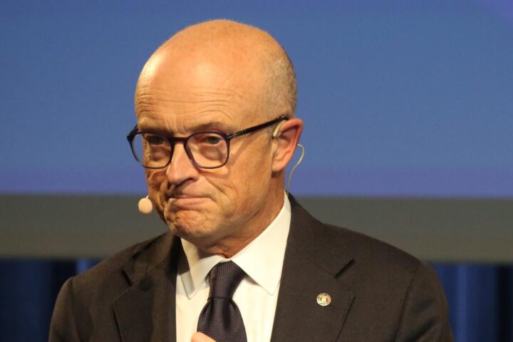 Abiti usati in Italia: la guerra e le sfide della raccolta nel settore