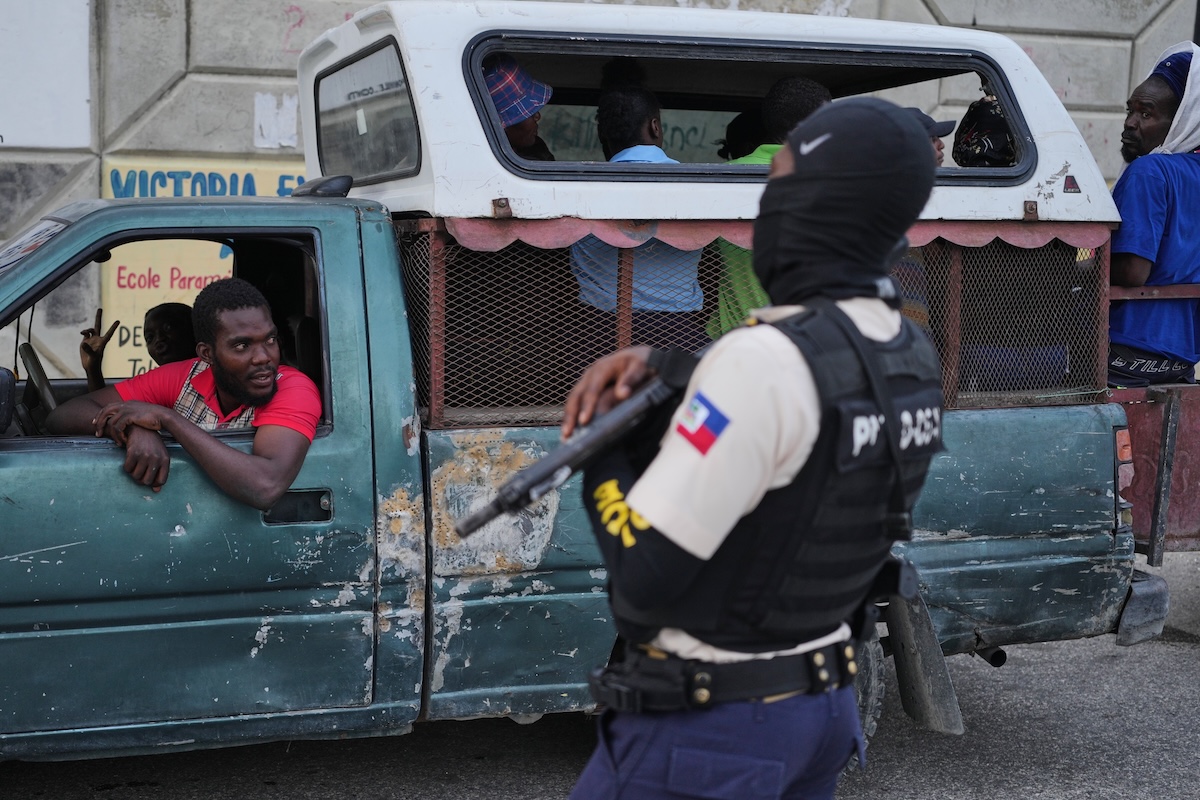 Almeno 70 morti in un attacco di una banda criminale vicino a Petite-Rivière-de-l’Artibonite, Haiti