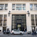 Arrestato un uomo a Parigi mentre tentava di far esplodere una bomba davanti alla Bank of America