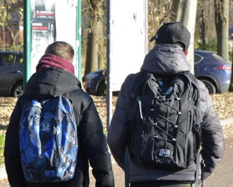 Arresto di un 17enne a Umbertide per minacce di strage scolastica legate al suprematismo