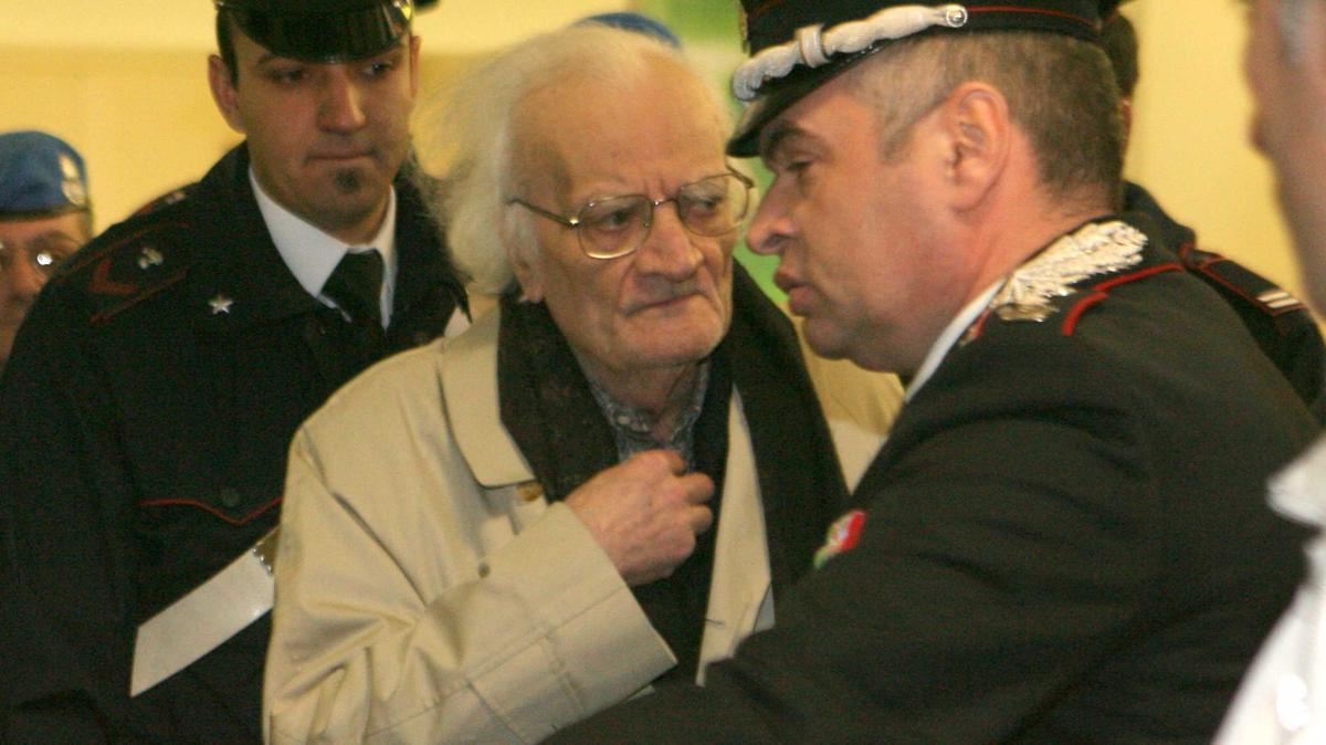 Bruno Contrada: "Mai tradito lo Stato, voglio la divisa da poliziotto"