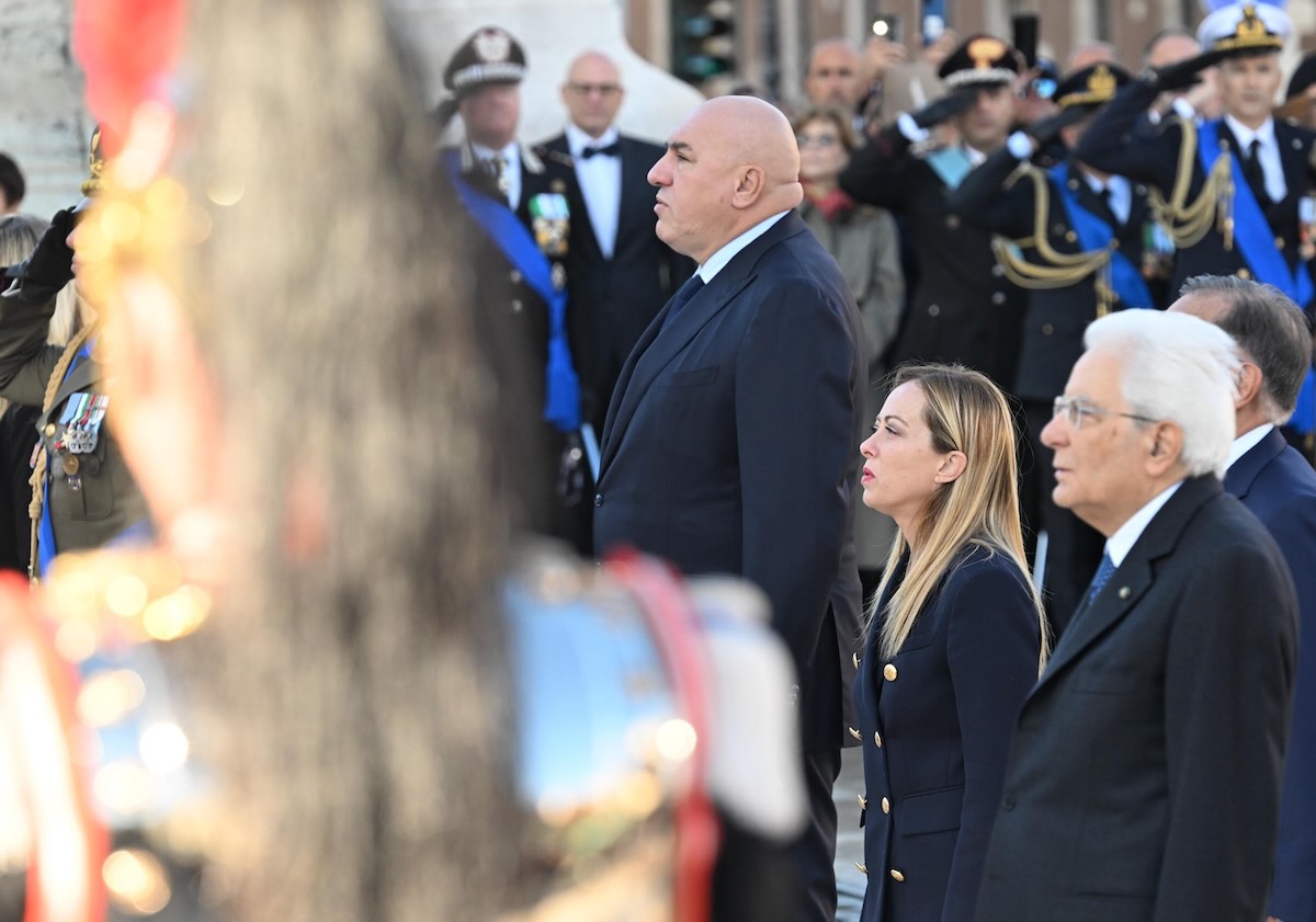 Crisi internazionale: Meloni e Crosetto al Quirinale con Mattarella per discutere le proposte di aiuto ai Paesi del Golfo