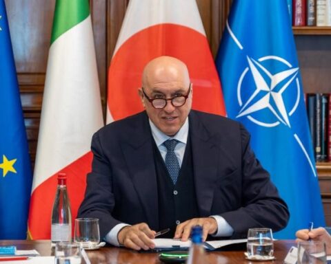 Crosetto discute con Koizumi sulla situazione in Medio Oriente e il programma GCAP