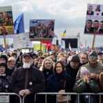 Decine di migliaia di persone manifestano a Praga contro il governo di Andrej Babis