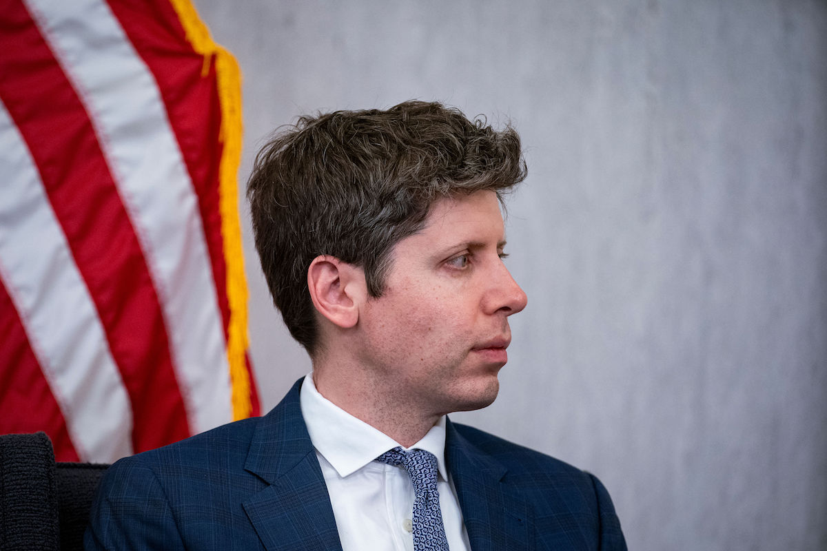 Dimissioni di Caitlin Kalinowski di OpenAI, critiche sulla collaborazione con il Pentagono