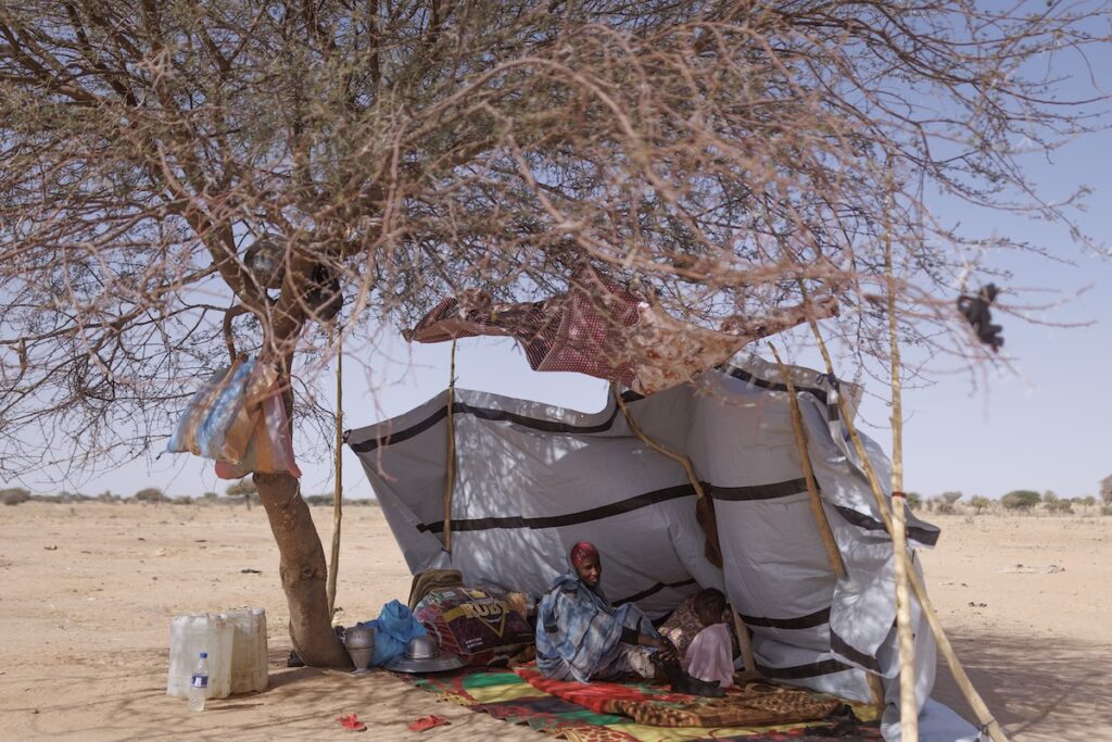 Drone lanciato dal Sudan uccide 16 persone a Tiné, Ciad, durante cerimonia funebre