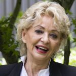 Enrica Bonaccorti: "Non mi nascondo più, aspetto una risposta sulla mia malattia"