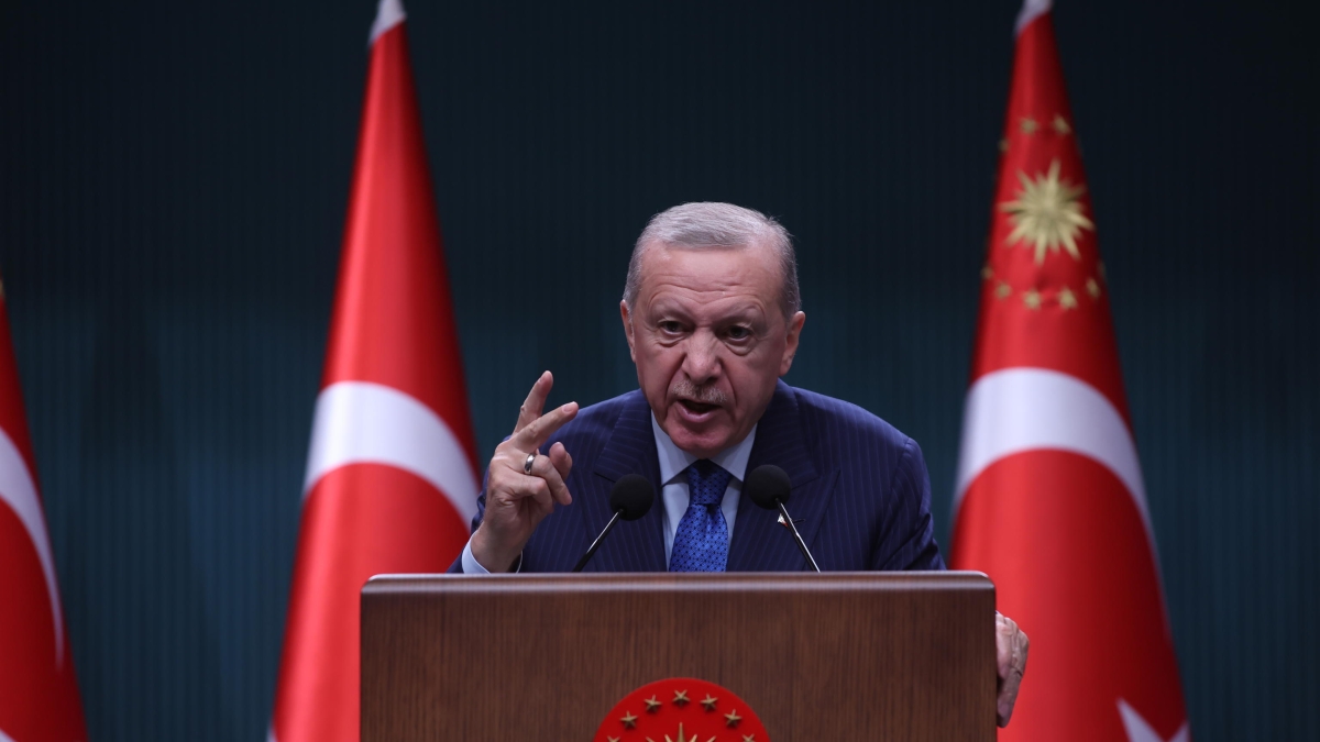 Erdogan si propone come mediatore, mentre critica lo Stato di Israele e invoca Dio