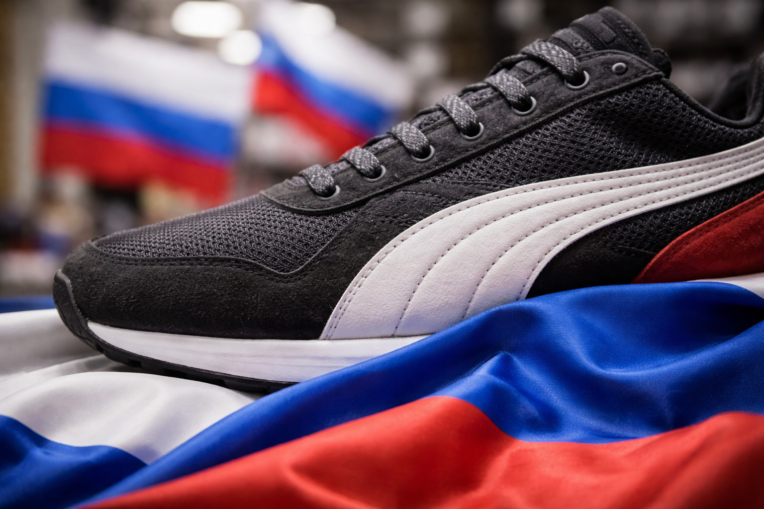 Puma cerca vie alternative per mantenere la presenza in Russia nonostante le sanzioni