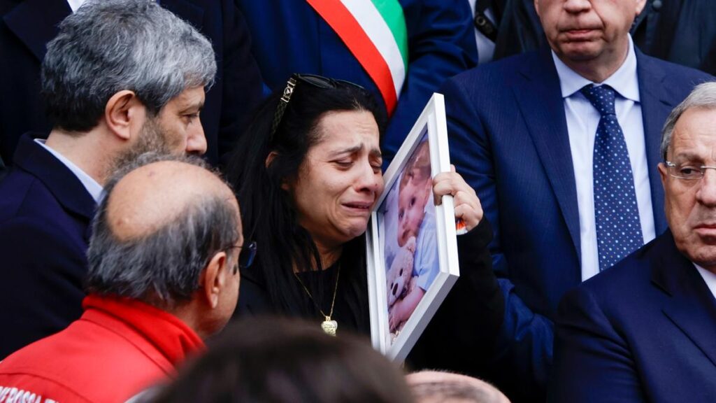 Funerali di Domenico Caliendo a Nola: la piazza chiede giustizia e non impunità