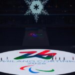 Giochi paralimpici di Milano-Cortina 2026: cerimonia senza portabandiera per tensioni politiche e boicottaggi
