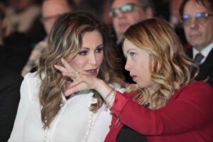 Giorgia Meloni assume l'interim del Turismo dopo le dimissioni di Daniela Santanchè